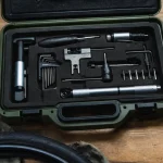 Outils velo en kit : mallette de garage avec démonte-pneu et clés